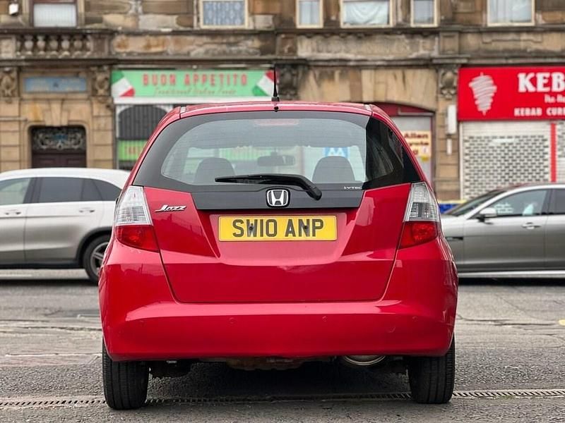Used Honda Jazz ES 100 HP (73 kW) 2010 Red Hatchback