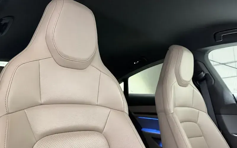 Begagnad Porsche Taycan 389 kW (530 HK) 2023 Sedan