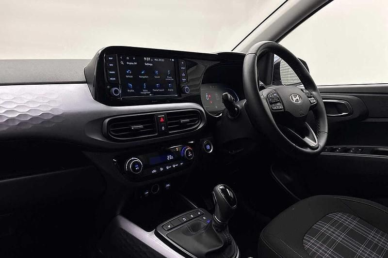 Used Hyundai i10 Premium 79 HP (58 kW) 2025 Blue Hatchback