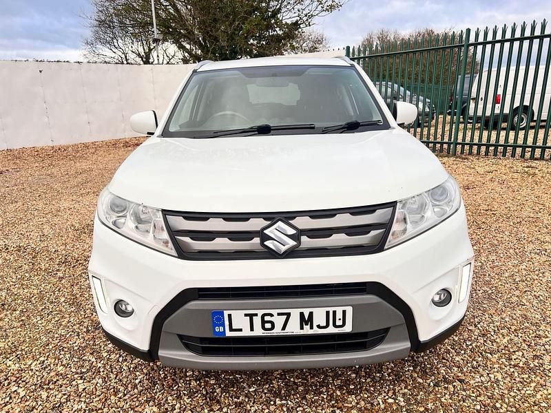 Used Suzuki Vitara SZ4 120 HP (88 kW) 2017 White Hatchback