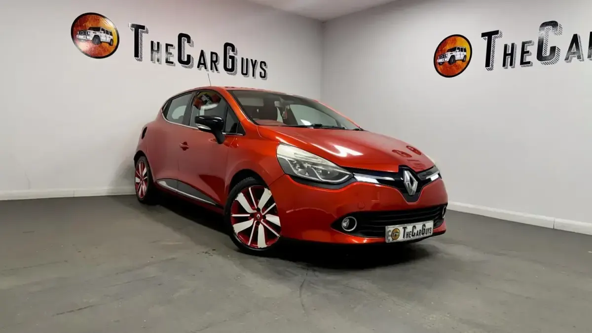 Usado Renault Clio IV Dynamique 90 CV (66 kW) 2013 Rojo Utilitario