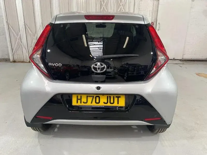Used Toyota Aygo Trend 71 HP (52 kW) 2020 Silver Hatchback