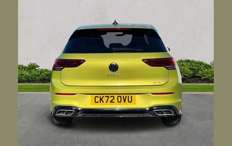Used VW Golf VIII R-line 147 HP (108 kW) 2022 Yellow Hatchback