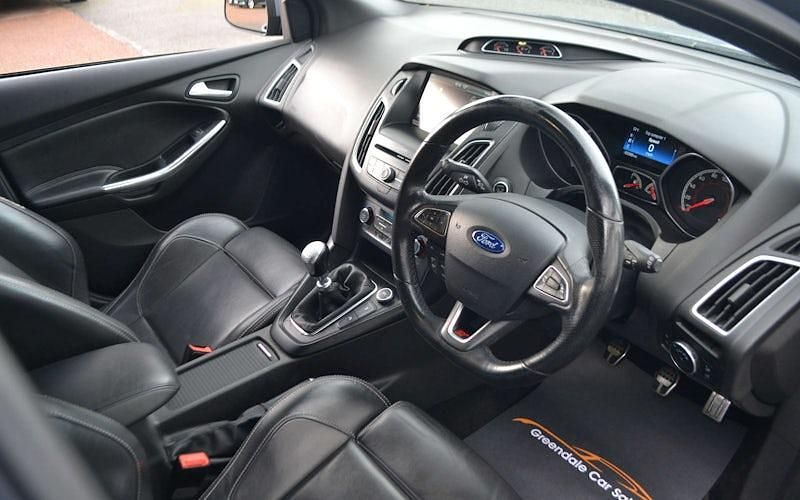 Used Ford Focus ST 250 HP (183 kW) 2016 Grey Hatchback