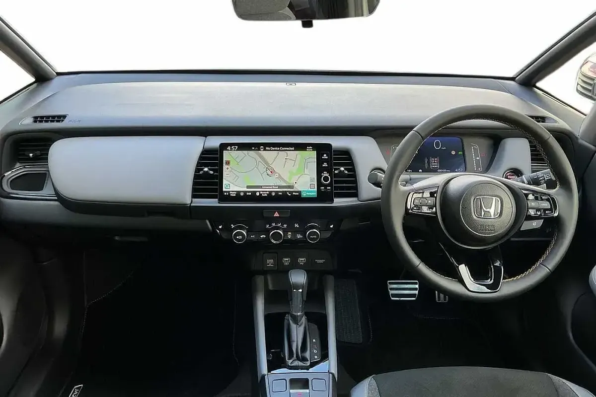 Used Honda Jazz Advance 122 HP (89 kW) 2026 Platinum white Hatchback