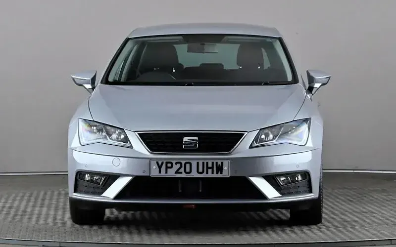 Used Seat Leon SE Dynamic 116 HP (85 kW) 2020 Silver Hatchback