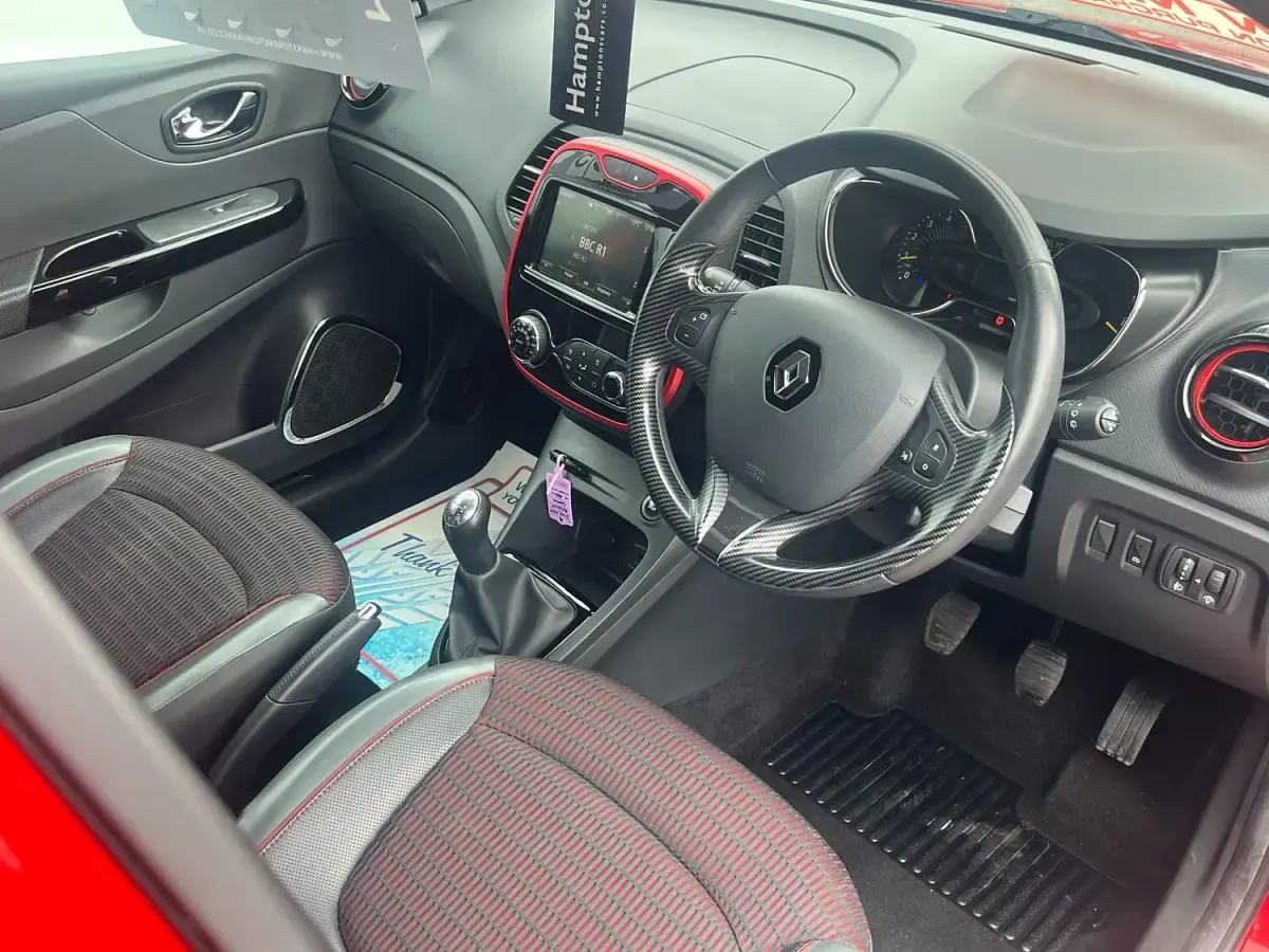 Usado Renault Captur Signature 90 HP (66 kW) 2014 Vermelho SUV