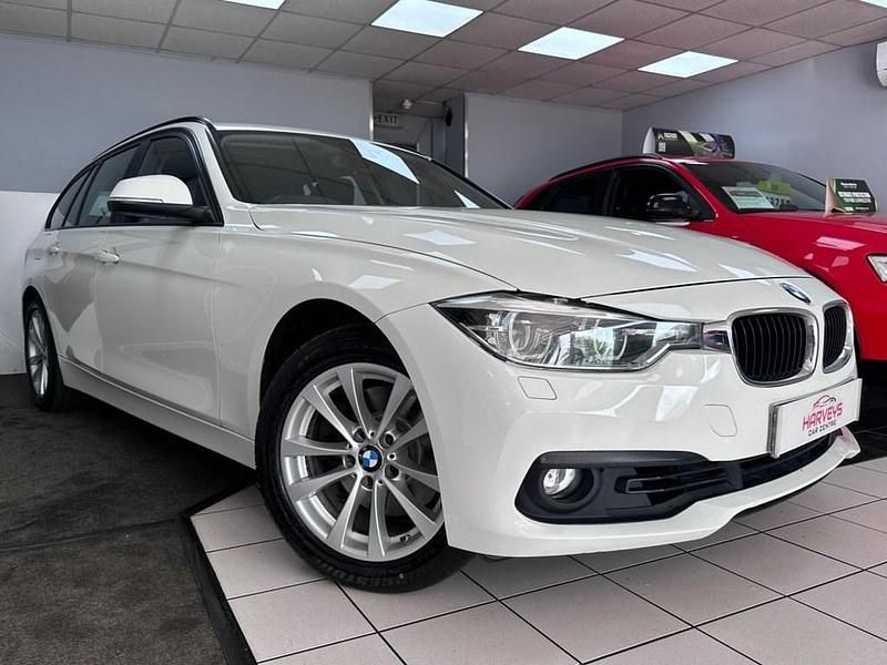 Usado BMW 330 Comfort Edition 255 CV (187 kW) 2019 Blanco Familiar