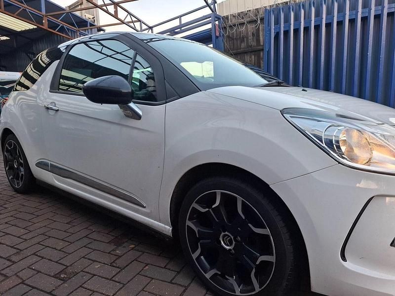 Used Citroën DS3 2014 White Hatchback