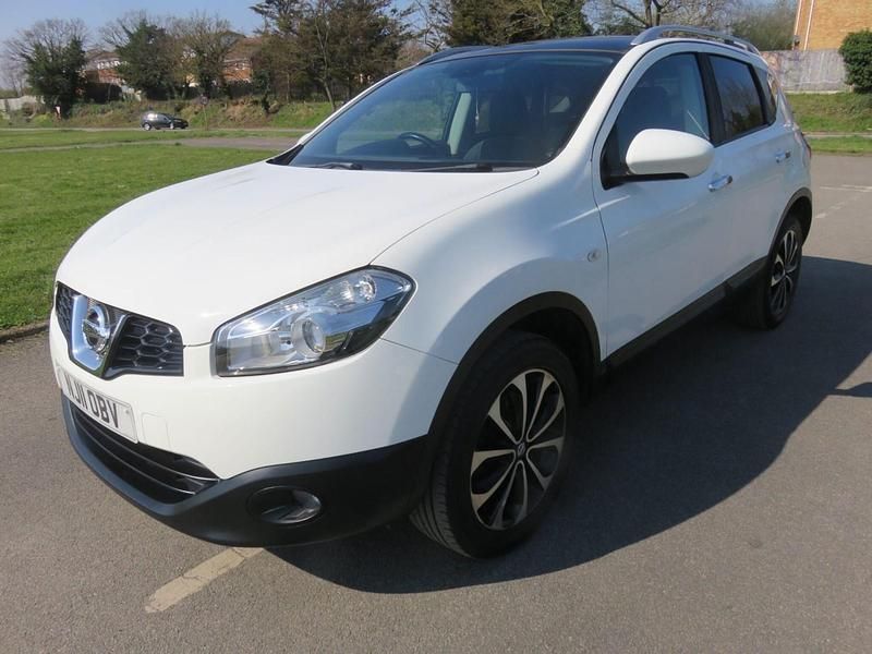Used Nissan Qashqai N-TEC 117 HP (86 kW) 2011 White SUV