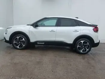 Used Citroën C4 Shine 131 HP (96 kW) 2023 White SUV