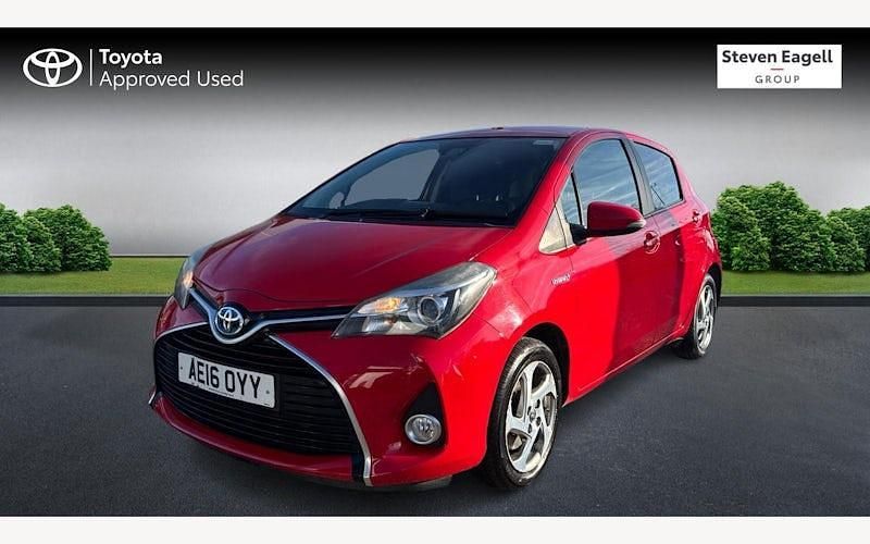 Used Toyota Yaris Hybrid 101 HP (74 kW) 2016 Hatchback