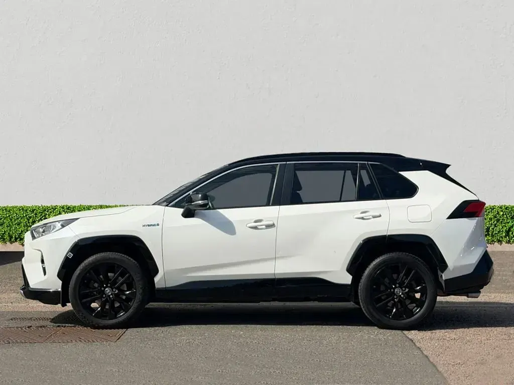 Used Toyota RAV4 Hybrid 218 HP (160 kW) 2022 White SUV