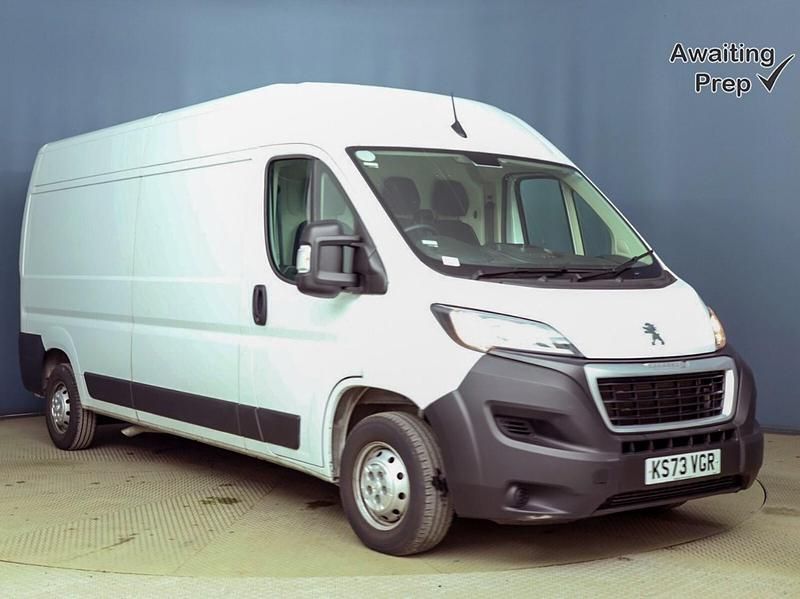 White Used 2023 Peugeot Boxer Premium Van | £17,950 (Good price) - Image 1/4