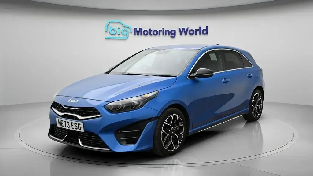 Używany Kia Ceed GT-Line 158 KM (116 kW) 2024 Niebieski Hatchback