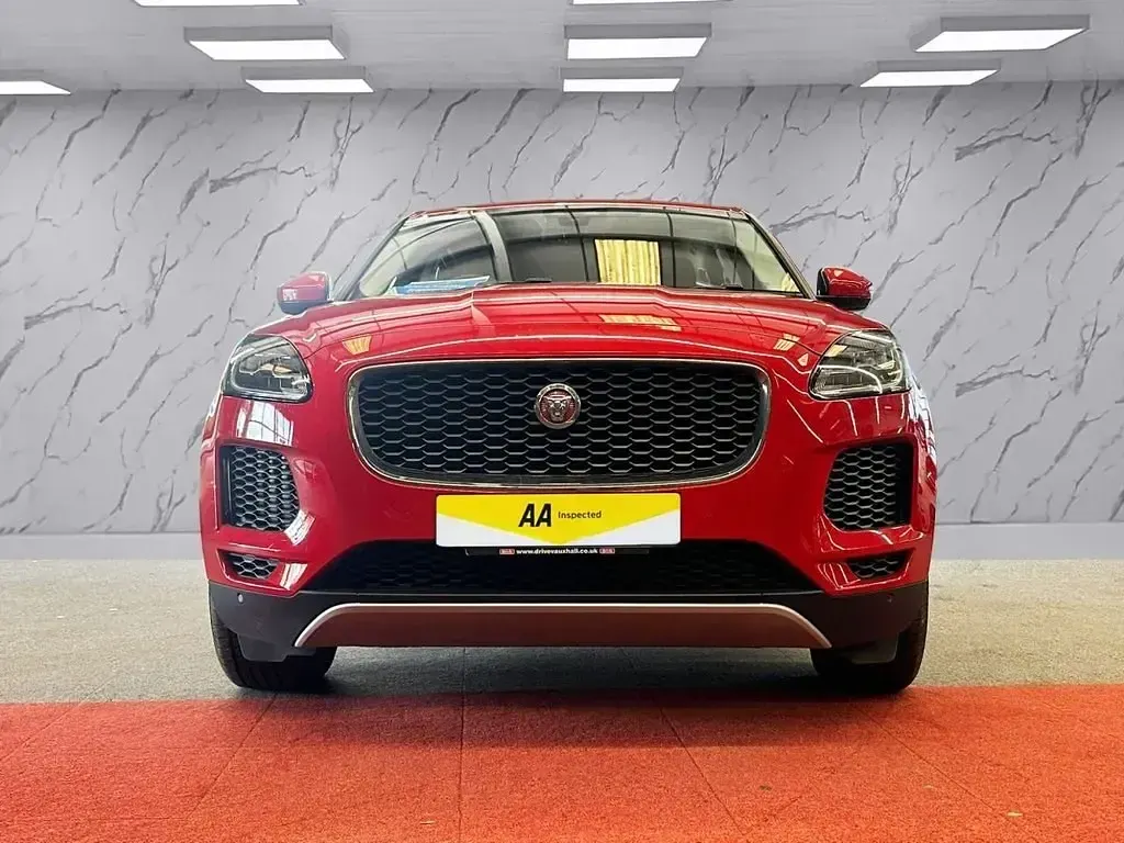 Używany Jaguar E-Pace S 150 KM (110 kW) 2019 Czerwony SUV