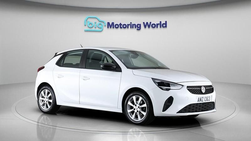 White Used 2023 Vauxhall Corsa Design Edition Hatchback | £9,700 (Good price) - Image 1/4