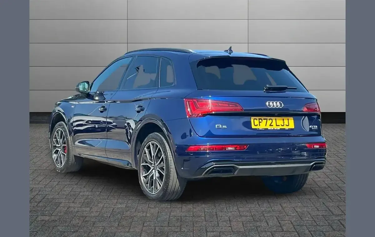 Used Audi Q5 Comfort 200 HP (147 kW) 2023 Blue SUV