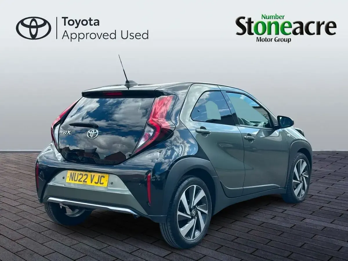 Used Toyota Aygo X 72 HP (52 kW) 2022 Green SUV