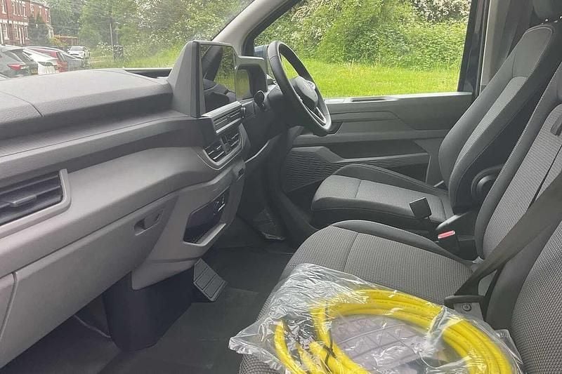 New VW T6.1 Pro 100 kW (136 HP) 2025 Mauve/purple Van