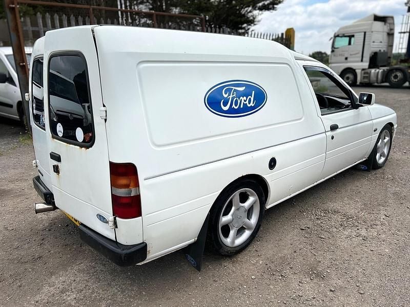Used Ford Escort 2000 White Van