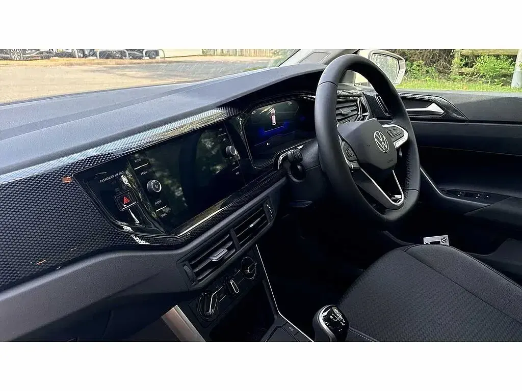 New VW Polo Life 95 HP (69 kW) 2025 Deep black pearl Hatchback