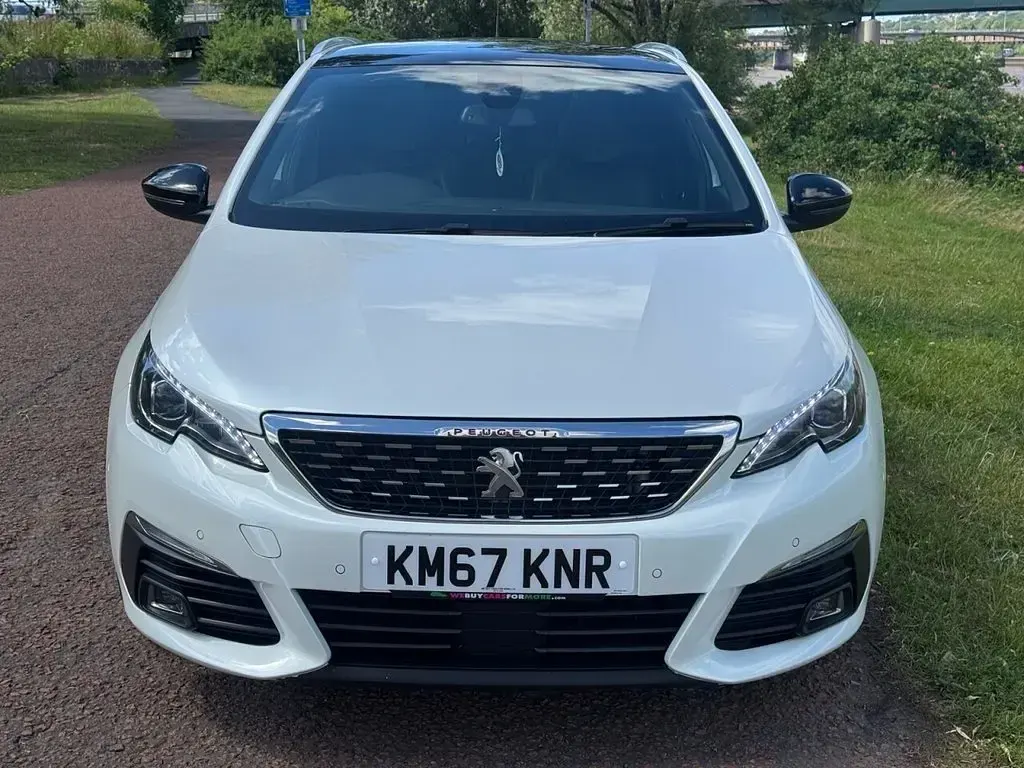 Used Peugeot 308 SW GT 180 HP (132 kW) 2017 White Estate
