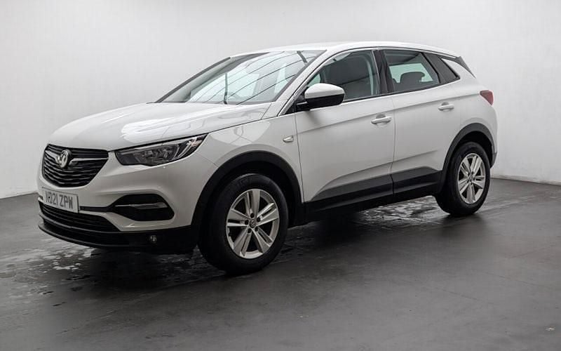 Used Vauxhall Grandland X Business Edition 131 HP (96 kW) 2021 White SUV