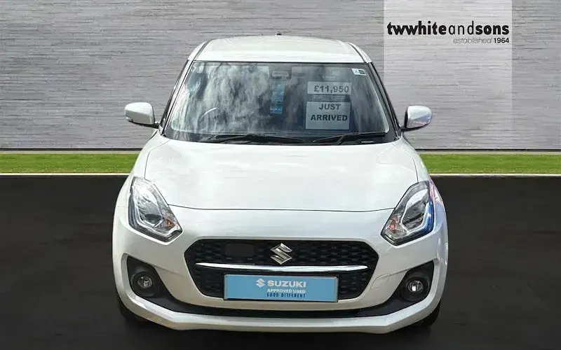 Used Suzuki Swift SZ5 83 HP (61 kW) 2022 White Hatchback