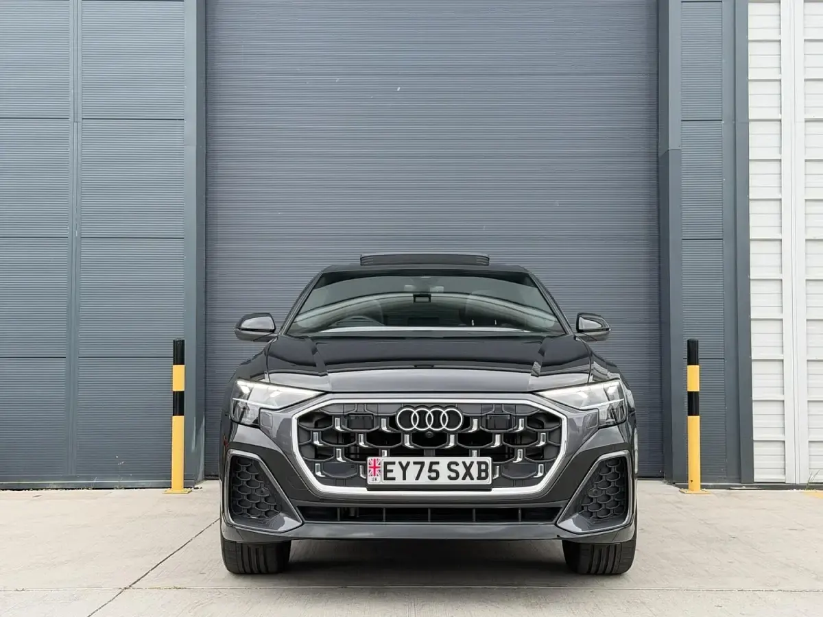 Used Audi Q8 S-Line 286 HP (210 kW) 2025 Black SUV