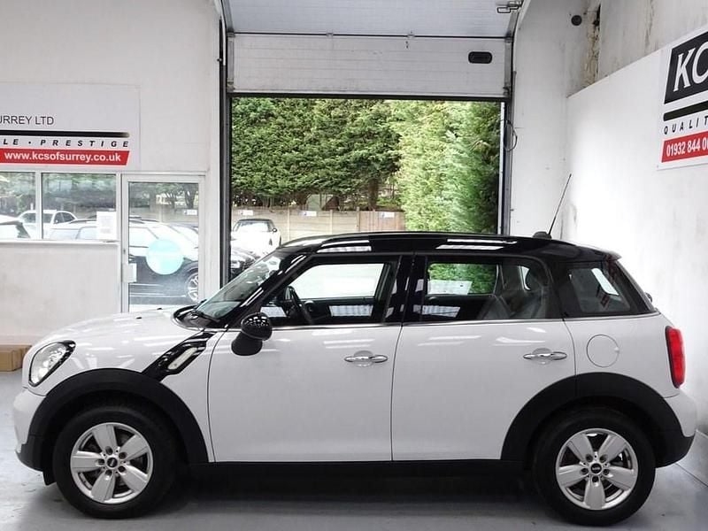 Used Mini Cooper Countryman 122 HP (89 kW) 2015 White SUV