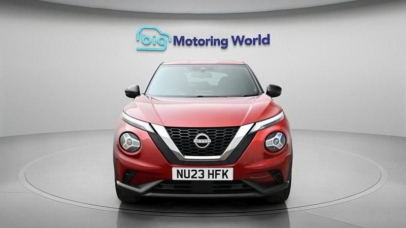 Used Nissan Juke N-Connecta 114 HP (83 kW) 2023 Red SUV