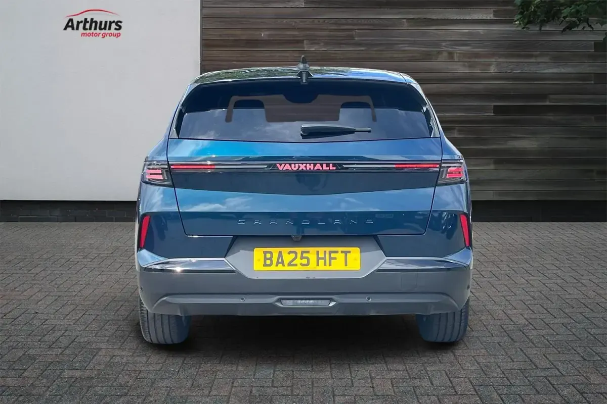 Used Vauxhall Grandland X GSe 143 HP (105 kW) 2025 Blue SUV