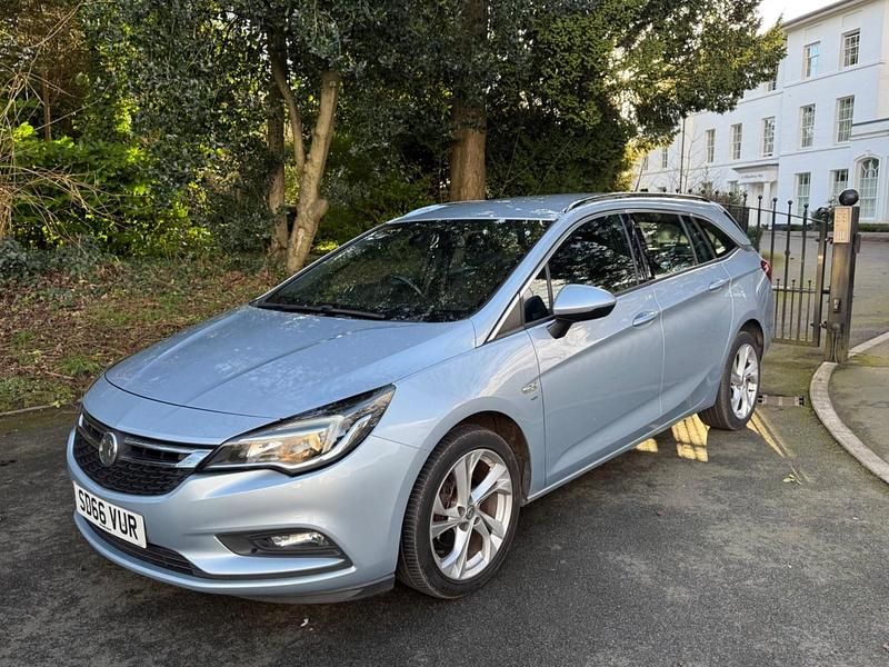 Silver Used 2016 Vauxhall Astra SRi Estate | £4,500 (Fair price) - Image 1/4