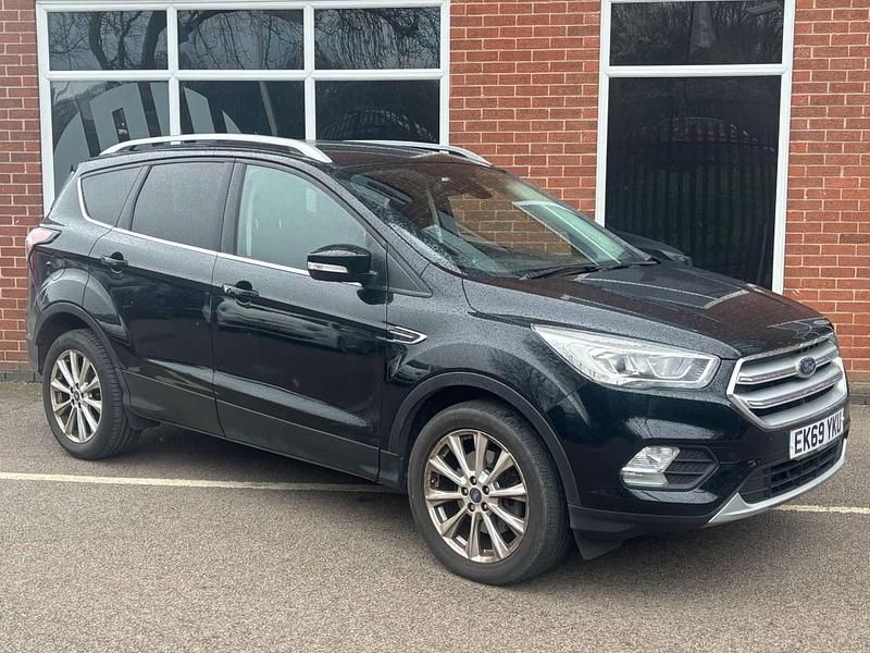 Begagnad Ford Kuga Titanium 150 HK (110 kW) 2019 Svart SUV