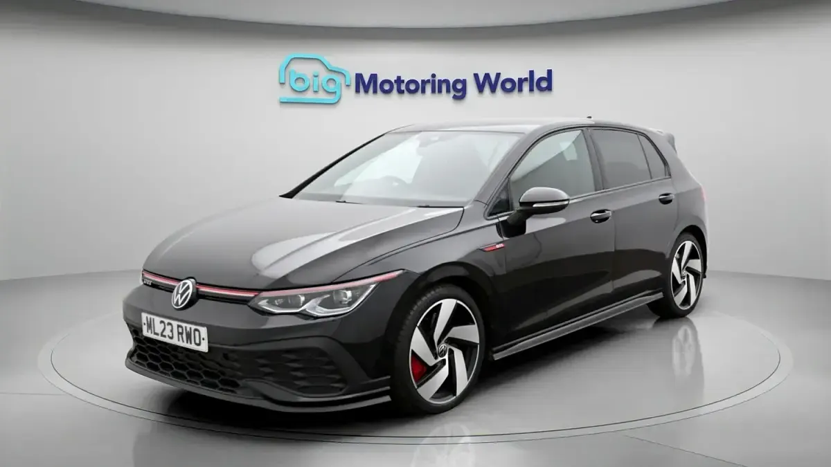 Second-hand VW Golf VIII GTI Clubsport 2023 Negru Hatchback