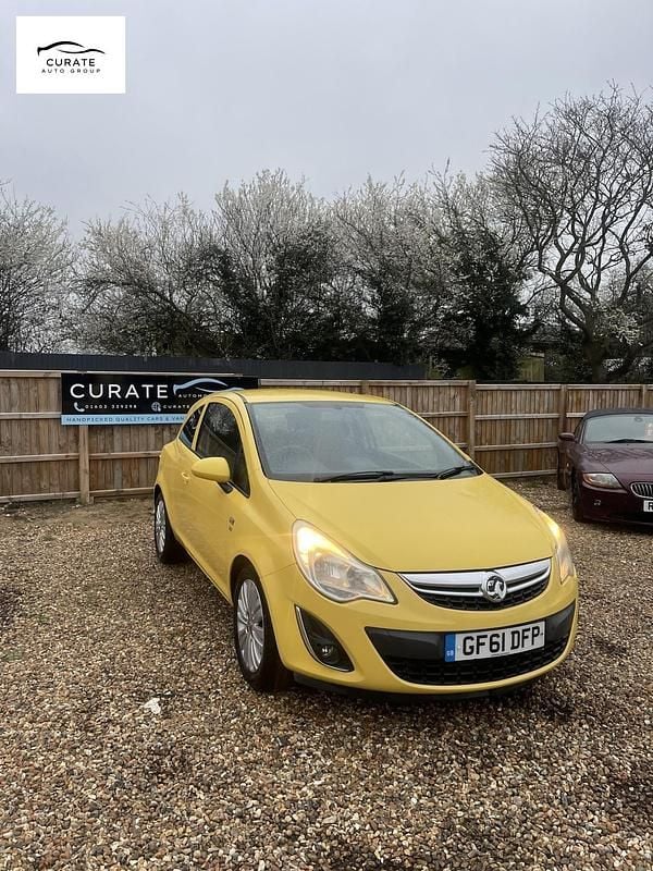 Used Vauxhall Corsa Excite 85 HP (62 kW) 2011 Yellow Hatchback