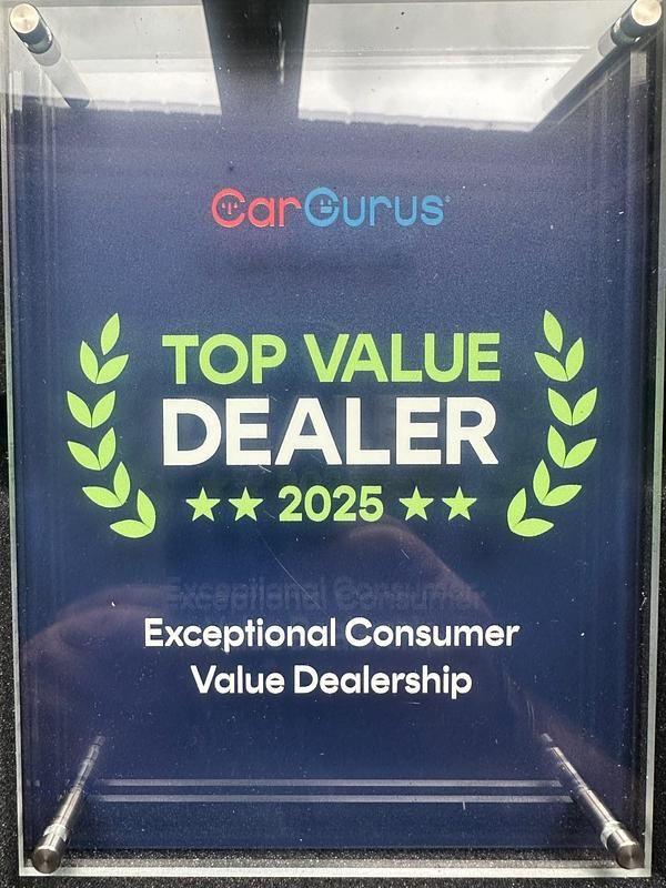 Used Volvo V40 120 HP (88 kW) 2016 Black Hatchback