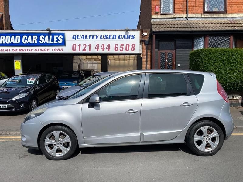 Used Renault Scénic III Dynamique 2011 Silver MPV