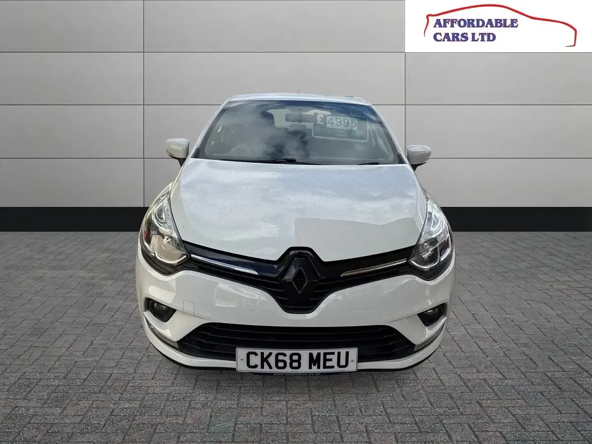 Used Renault Clio Play 2018 White Hatchback