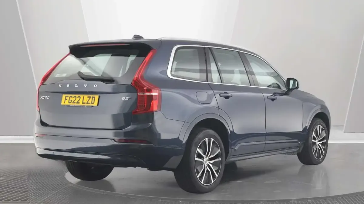 Used Volvo XC90 Momentum 232 HP (170 kW) 2022 SUV