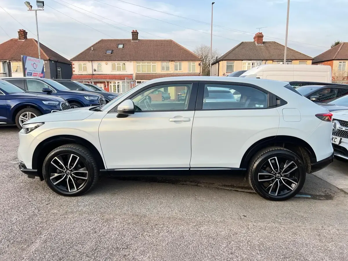 Used Honda HR-V Advance 2022 White SUV