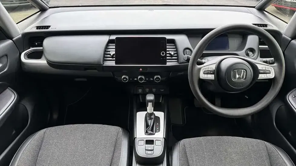 Used Honda Jazz Hybrid 130 HP (95 kW) 2023 White Hatchback