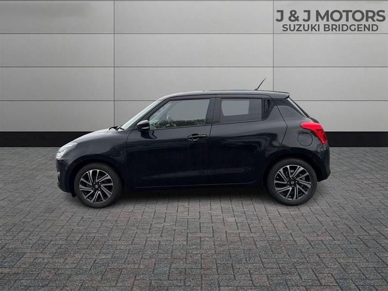 Usado Suzuki Swift SZ5 83 HP (61 kW) 2023 Preto Citadino