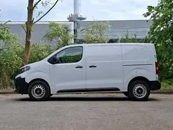 Second-hand Vauxhall Vivaro 2024 Alb Monovolum