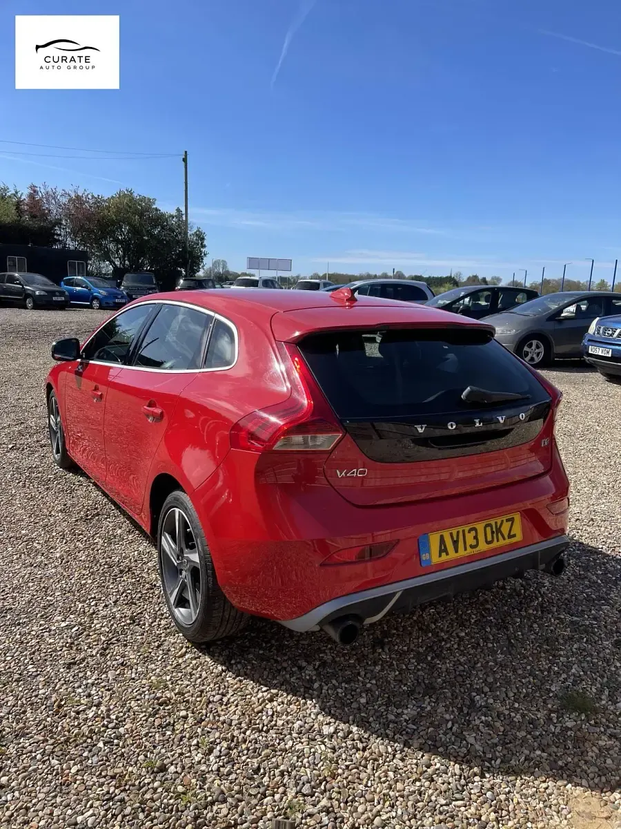 Used Volvo V40 R-Design 115 HP (84 kW) 2013 Red Hatchback