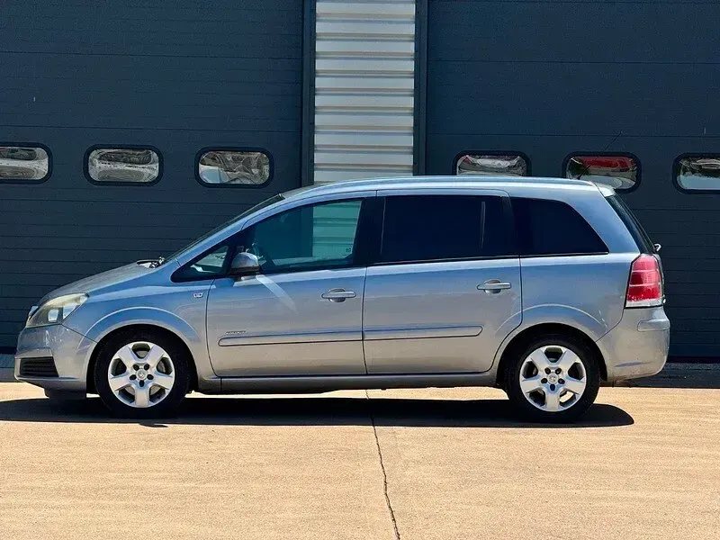 Used Vauxhall Zafira 120 HP (88 kW) 2007 Silver MPV