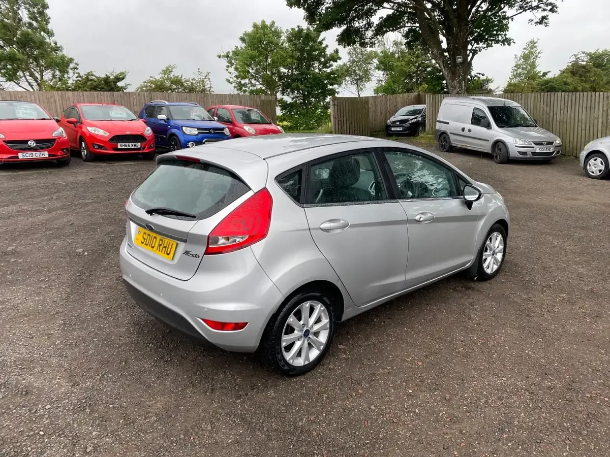 Used Ford Fiesta Zetec 2010 Silver Hatchback