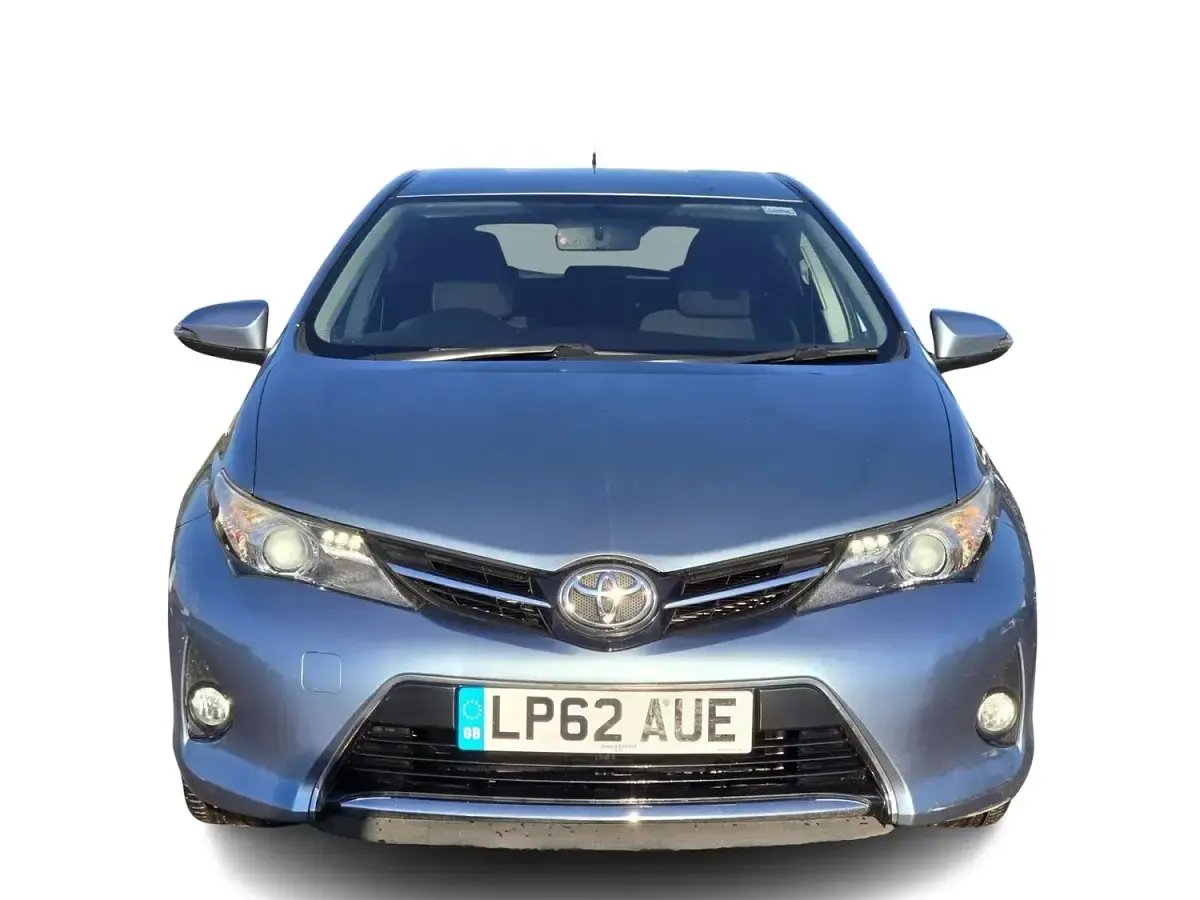 Used Toyota Auris Multidrive S 2013 Blue Hatchback