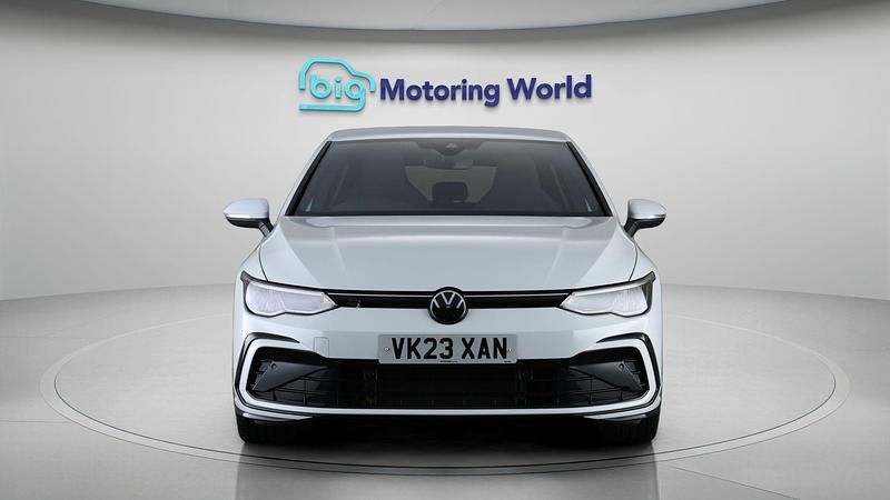Used VW Golf VIII R-line 148 HP (108 kW) 2023